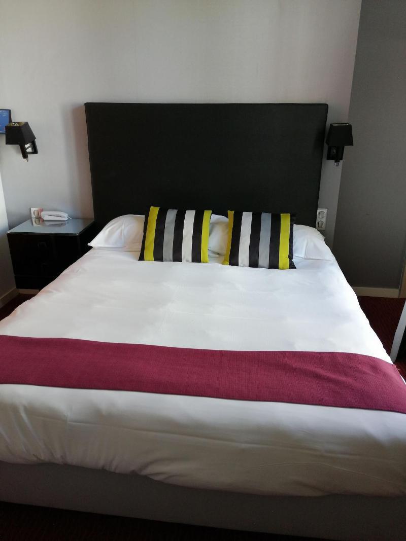 Logis Hotel Saint Martin Orleans Ngoại thất bức ảnh