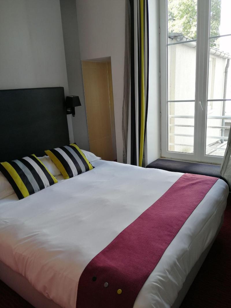 Logis Hotel Saint Martin Orleans Ngoại thất bức ảnh